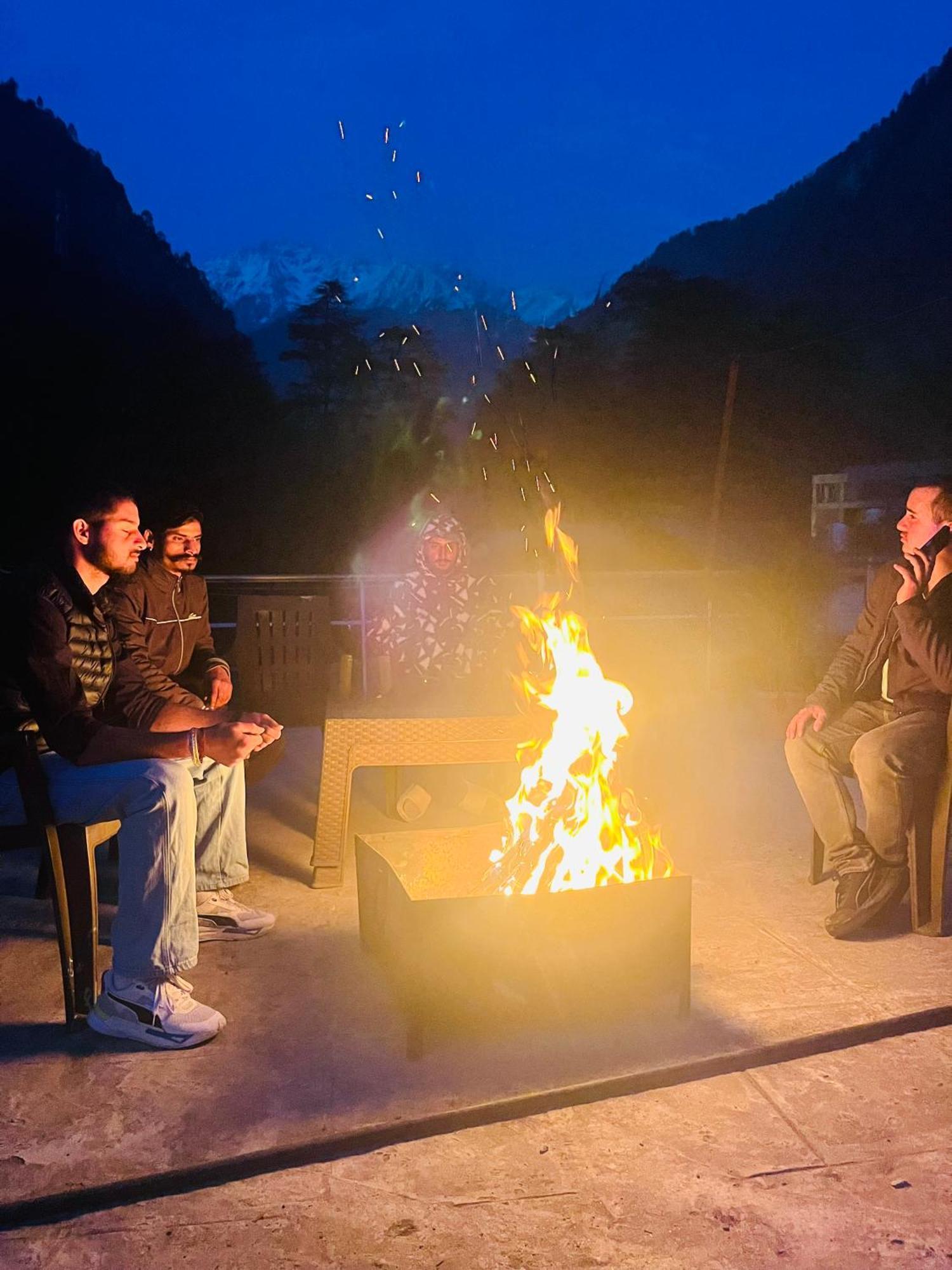Hotel Dream Valley Kasol #Near Mall Road #River View #Parking #Gaming Zone #Open Terrace #Restaurant Eksteriør billede