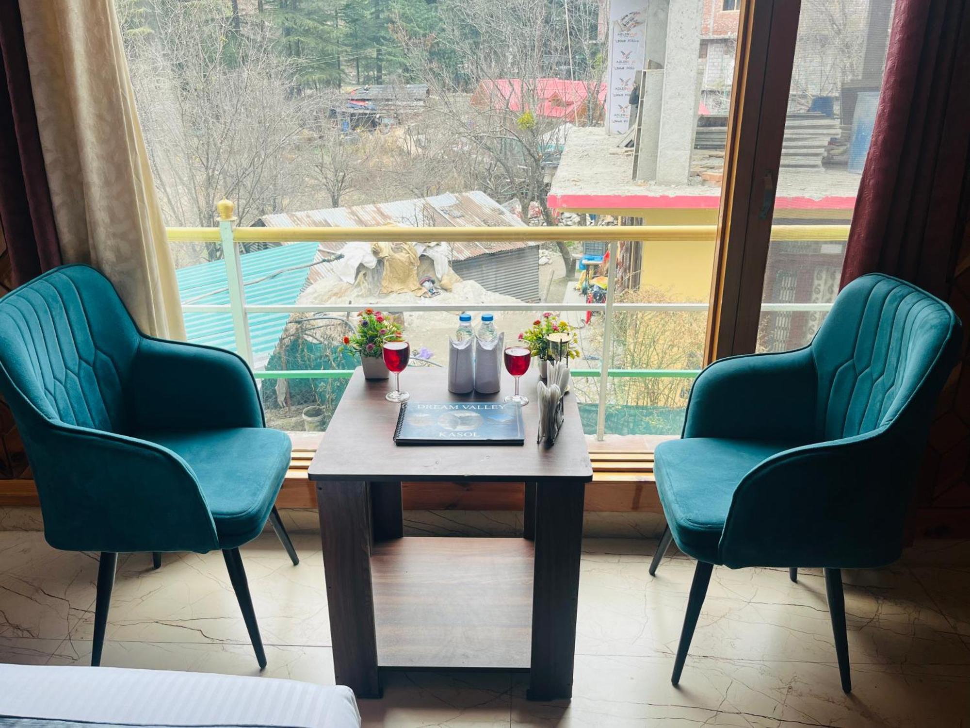 Hotel Dream Valley Kasol #Near Mall Road #River View #Parking #Gaming Zone #Open Terrace #Restaurant Eksteriør billede